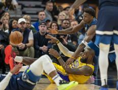 PG电子试玩官网-雄鹿主场击败步行者，提前晋级季后赛的简单介绍