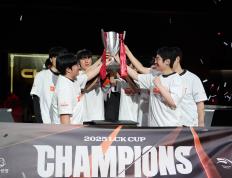 PG平台-EDG力克G2，Clid关键团战开团秒人激烈交锋半决赛，点燃全场激情的简单介绍