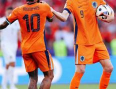 PG电子官网入口-关于巴黎鏖战波兰，范戴克高光表现的信息